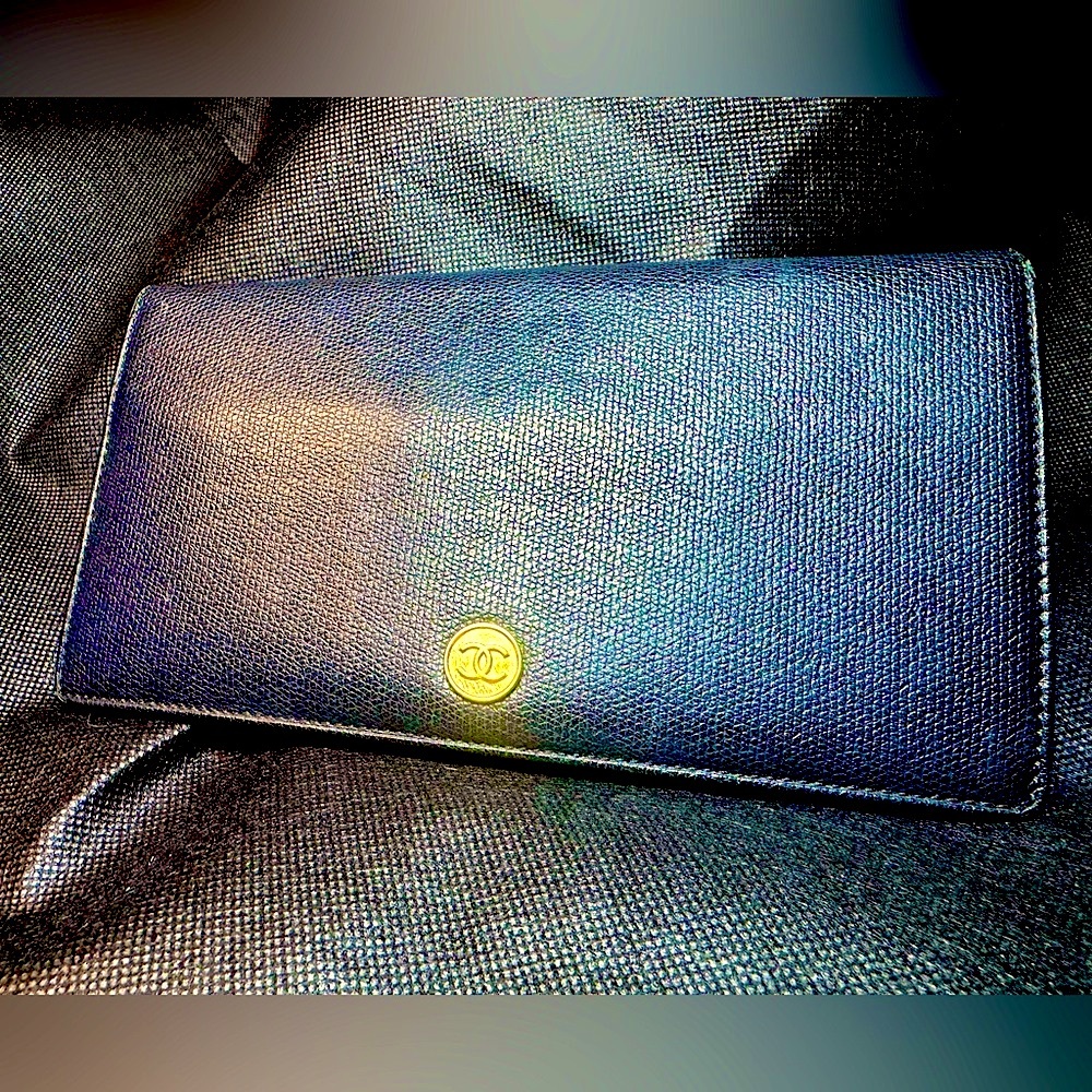 Chanel Caviar Black Long Wallet W/ Gold CC Medallion Spain 2008 Rare Vintage - Picture 2 of 16